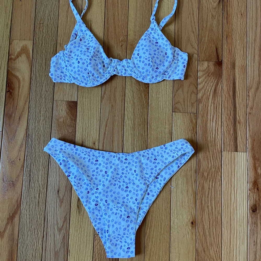 Summer floral bikini - Picture 2 of 2